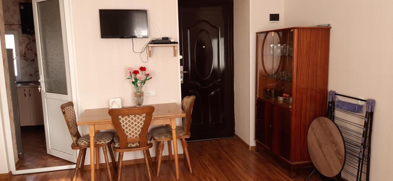 Tamara'S Apartament In Avlabari Tbilisi Eksteriør billede