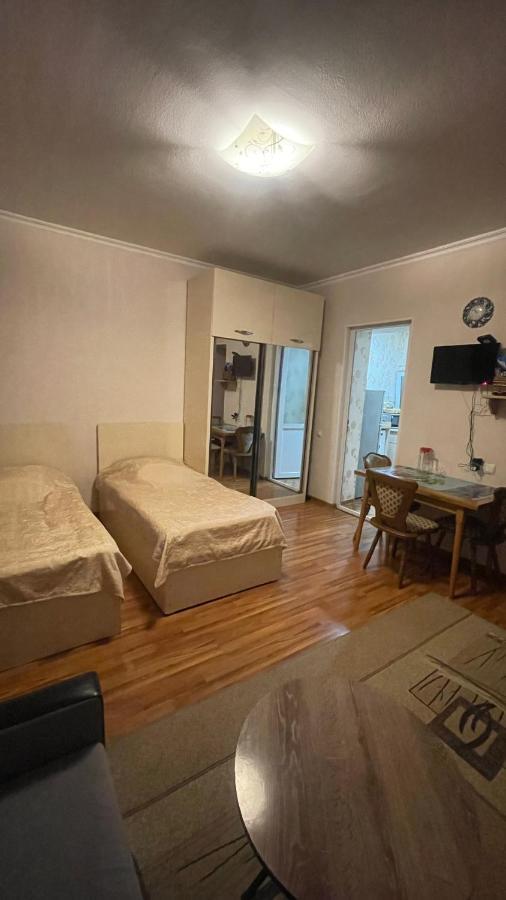 Tamara'S Apartament In Avlabari Tbilisi Eksteriør billede