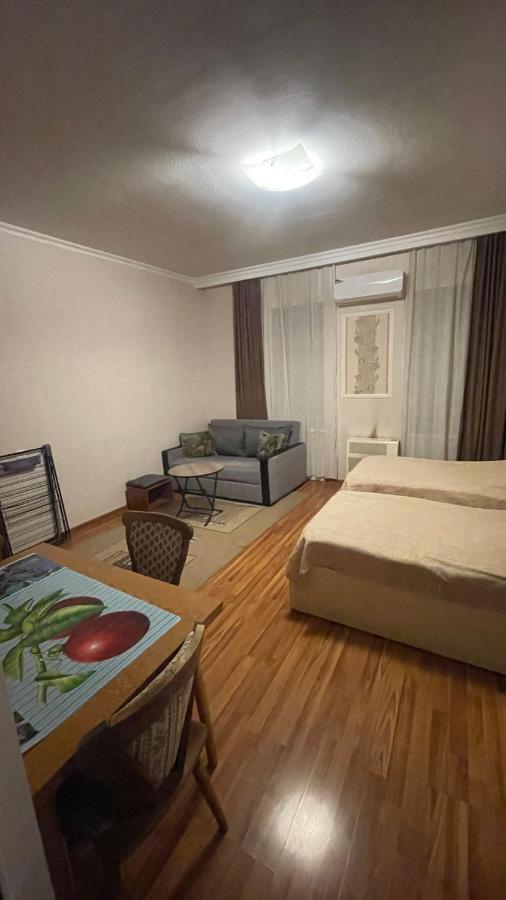 Tamara'S Apartament In Avlabari Tbilisi Eksteriør billede